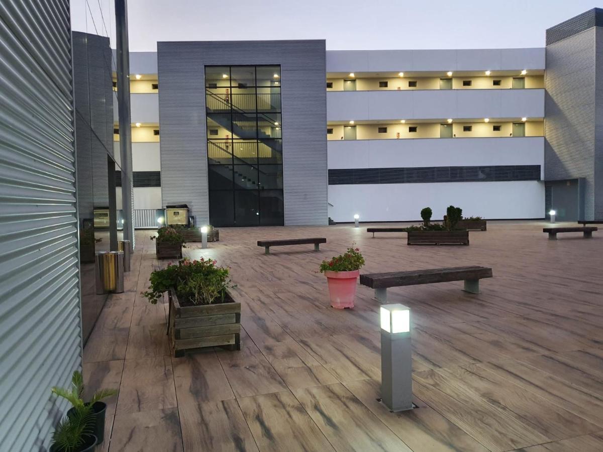 Appartamento Iberflat Vega De Triana Camas Esterno foto