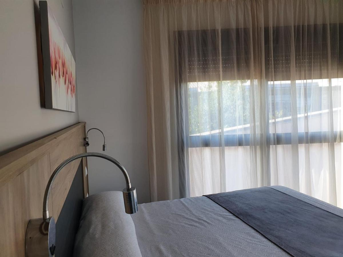 Appartamento Iberflat Vega De Triana Camas Esterno foto