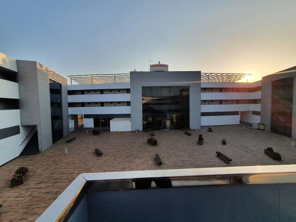 Appartamento Iberflat Vega De Triana Camas Esterno foto